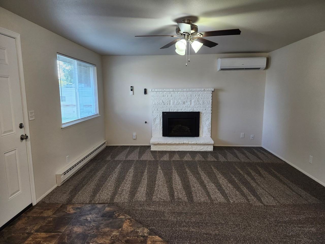 4454 4454 N. Pleasant Lane - Photo 3 of 19