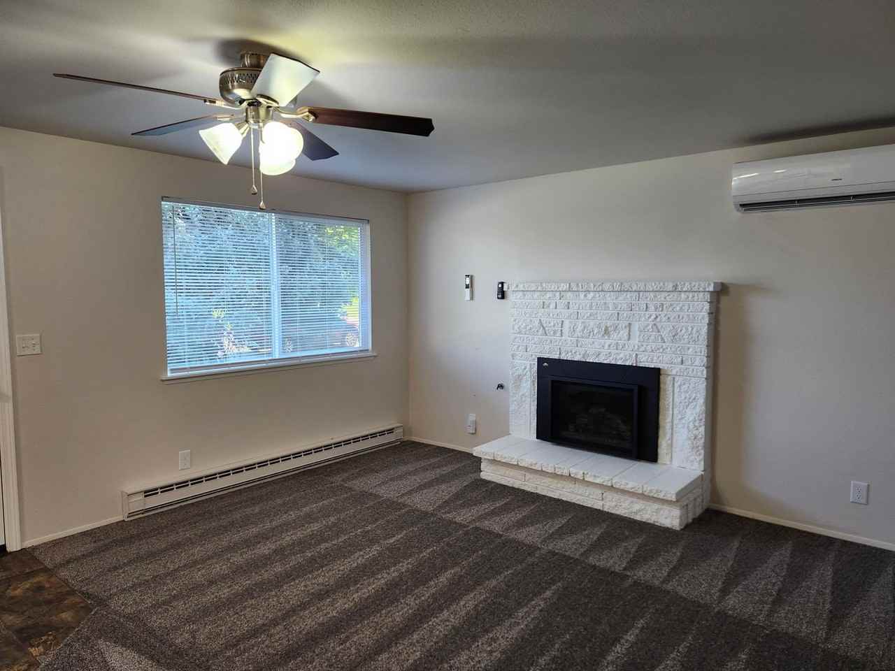 4454 4454 N. Pleasant Lane - Photo 4 of 19