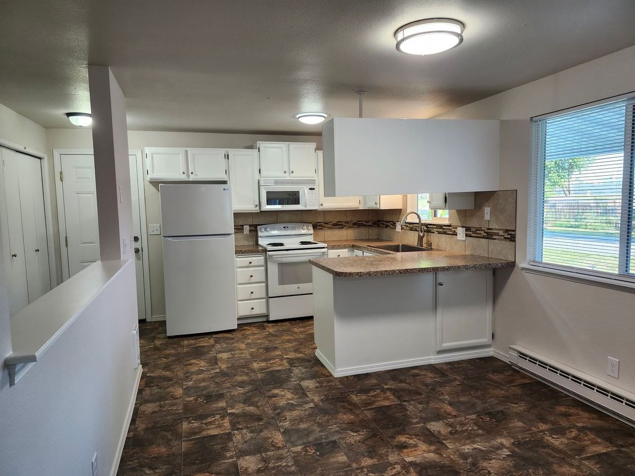 4454 4454 N. Pleasant Lane - Photo 5 of 19