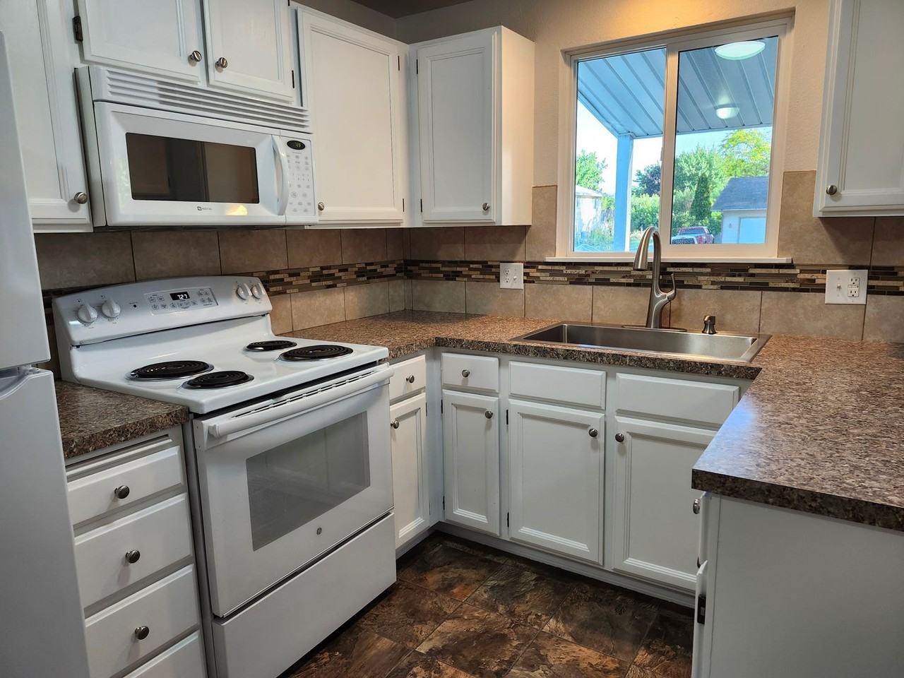 4454 4454 N. Pleasant Lane - Photo 6 of 19