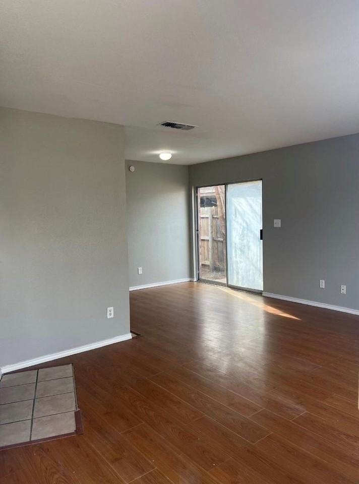 305 Casie Ct - Photo 6 of 25