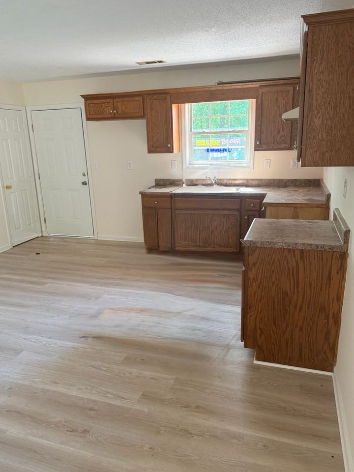 1201 27th Pl - Photo 3 of 9