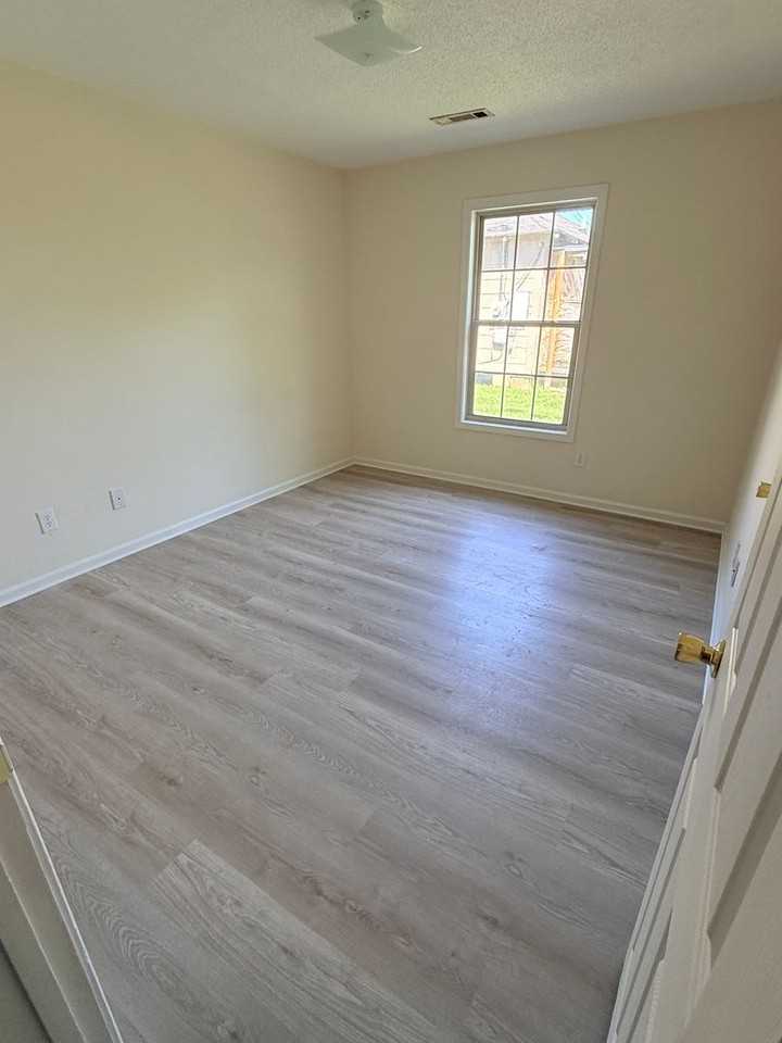 1201 27th Pl - Photo 5 of 9