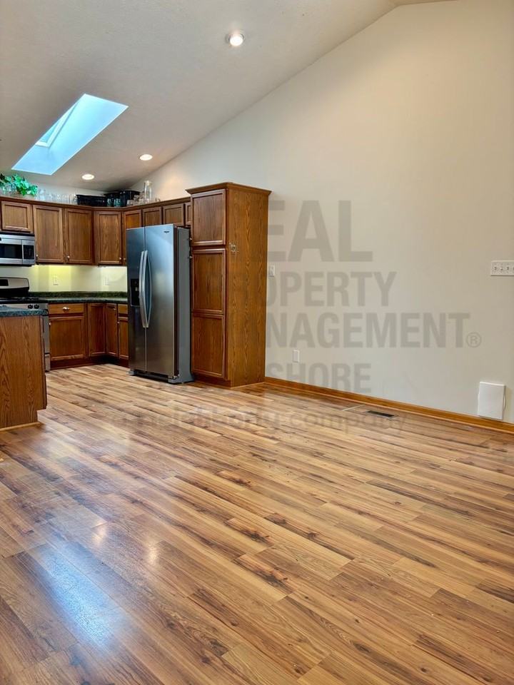 361 Larkin Ln - Photo 4 of 13