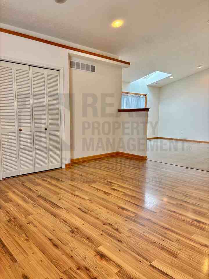 361 Larkin Ln - Photo 5 of 13