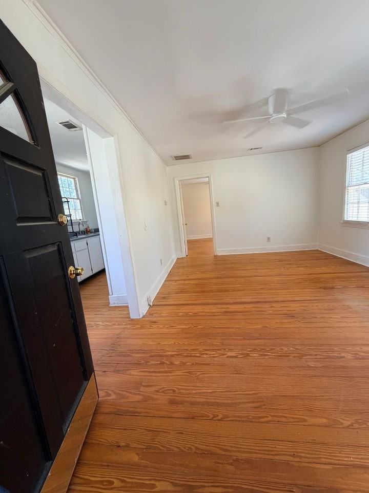 714 E 54th St #A - Photo 3 of 11