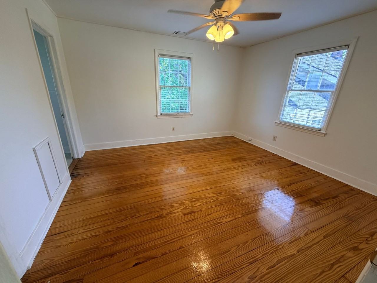 714 E 54th St #A - Photo 7 of 11