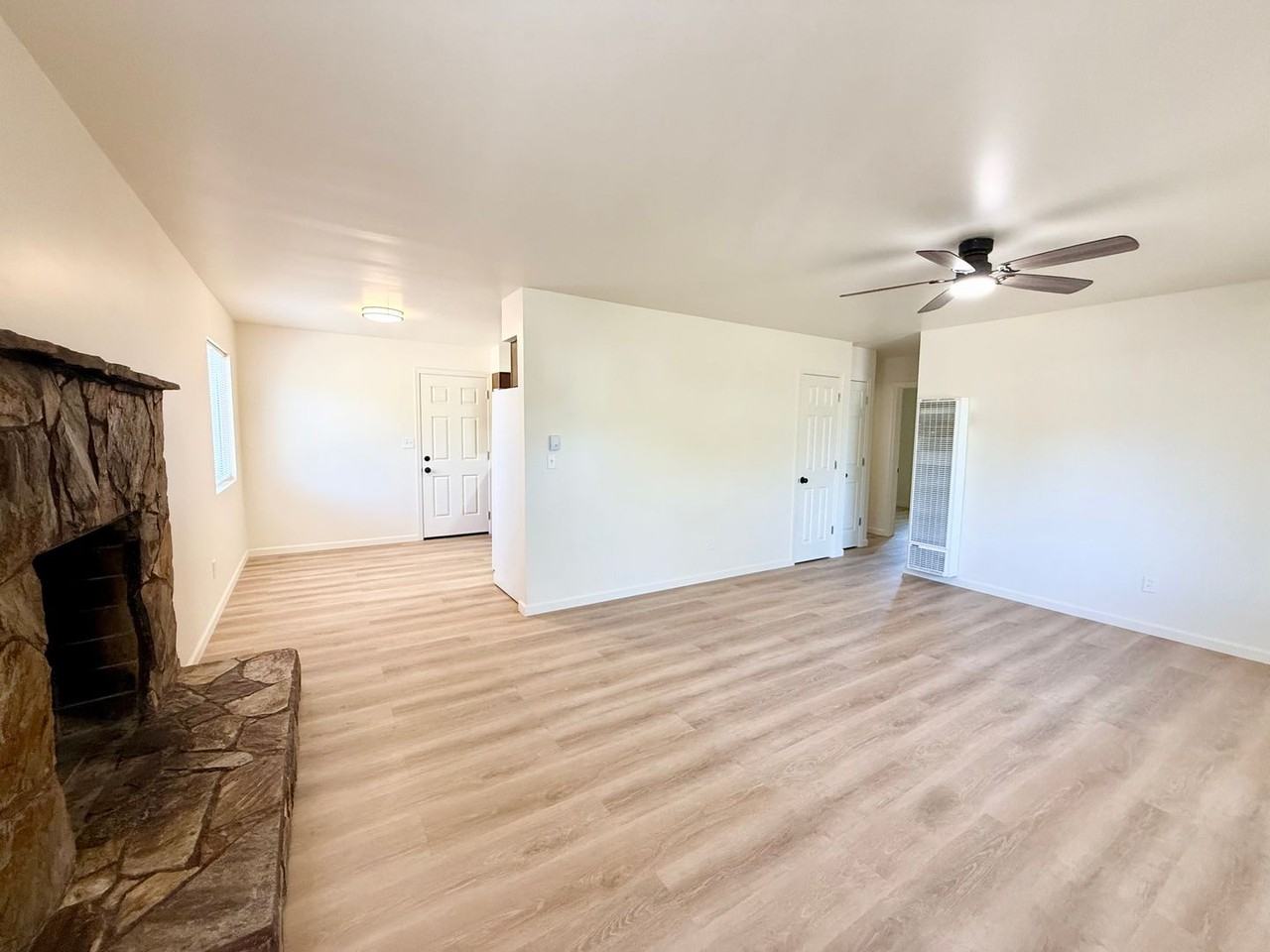 2859 N Meadow Ln - Photo 2 of 13