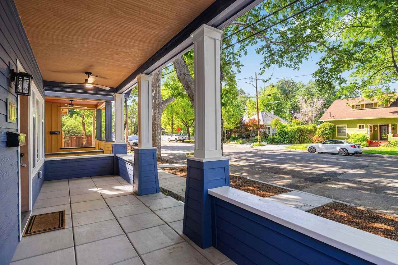 711 Orient St - Photo 4 of 39