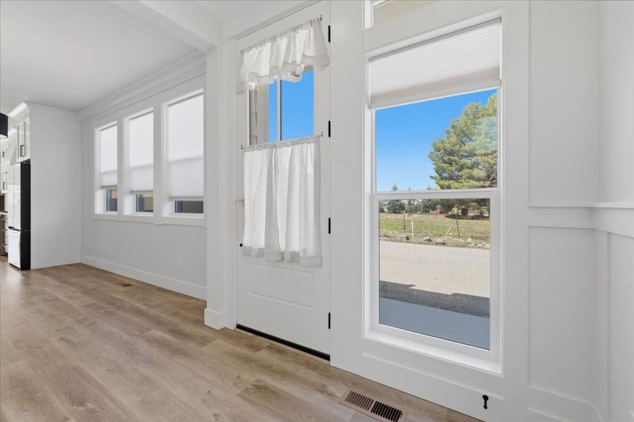 3927 W Spring House Ln - Photo 5 of 39