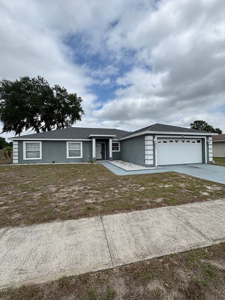 205 Golf Aire Blvd - Photo 2 of 26