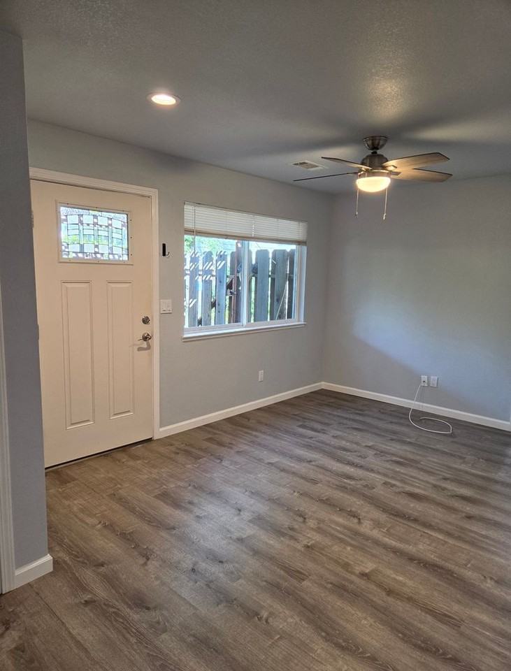 933 Delaware St #A - Photo 7 of 25