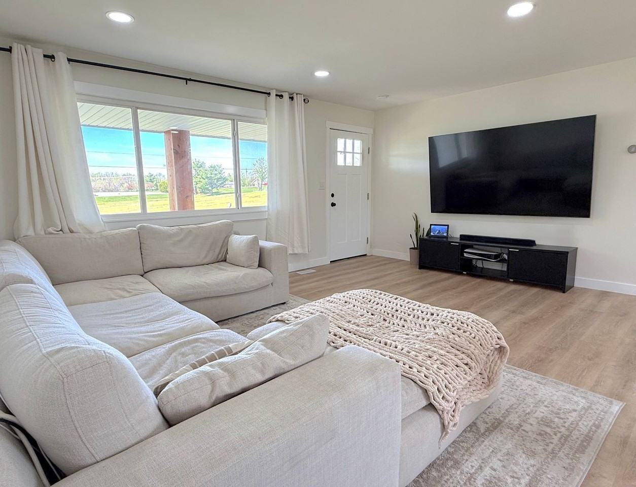 3385 S Duncan Rd - Photo 3 of 14