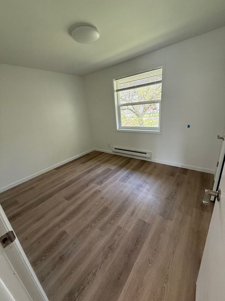 8352 Wabash Ave S - Photo 2 of 11