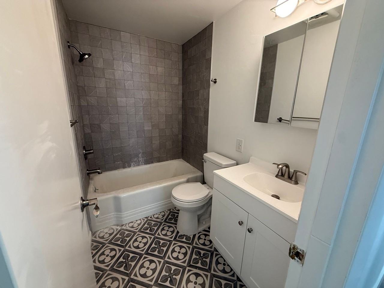 8354 Wabash Ave S - Photo 2 of 10