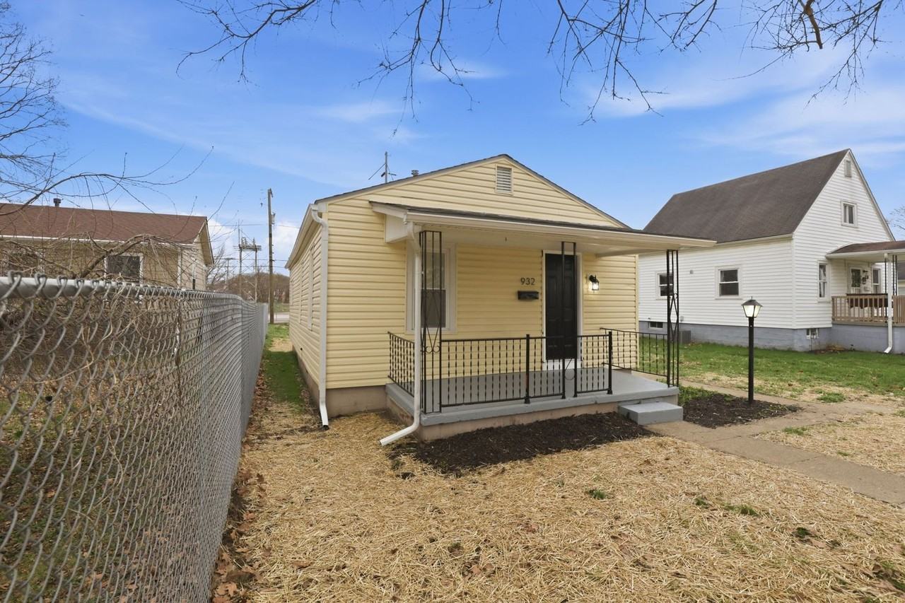 932 Goodwin Ave - Photo 3 of 30