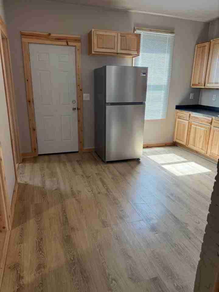 818 3rd Ave N - Photo 4 of 30