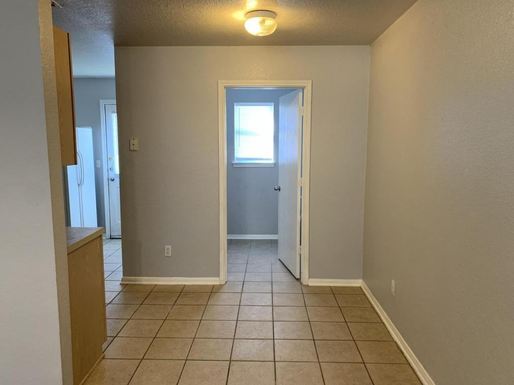 2807 Cantabrian Dr #B - Photo 6 of 24