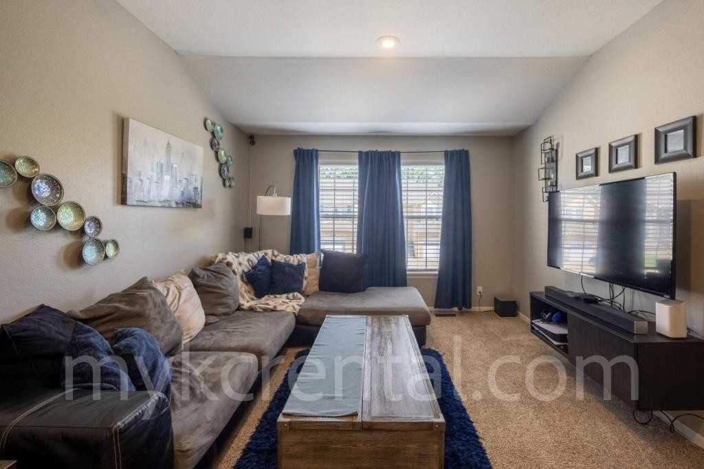 1201 N Mart-Way Dr ##103 - Photo 3 of 31