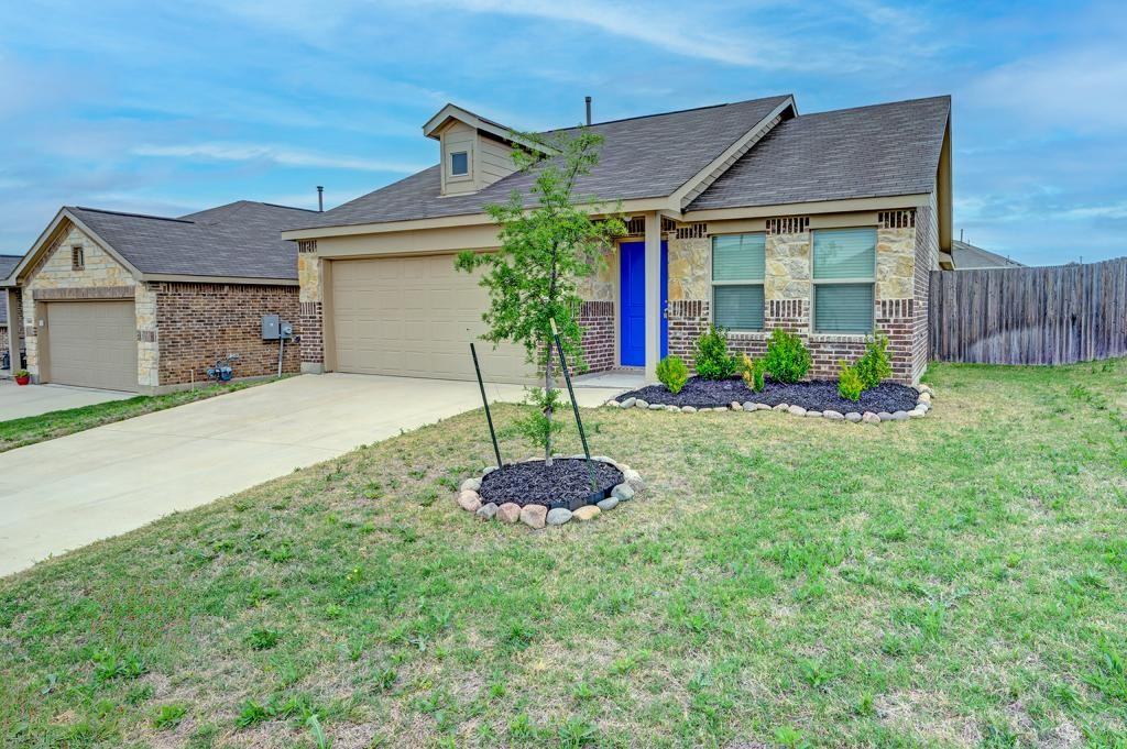 8409 Hollow Bend St - Photo 3 of 22