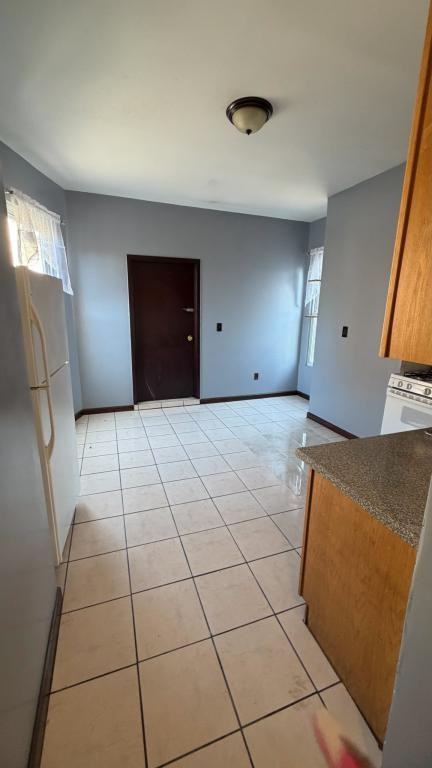 149 Oak St - Photo 6 of 9