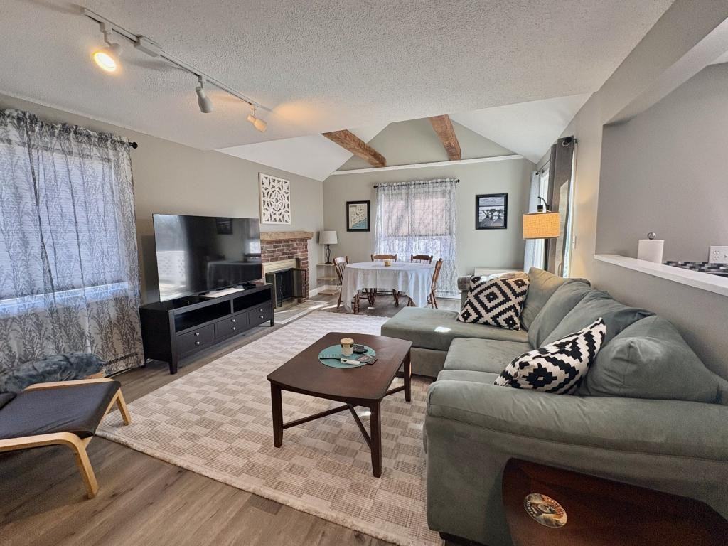 25 Lawrence St ##54 - Photo 2 of 25