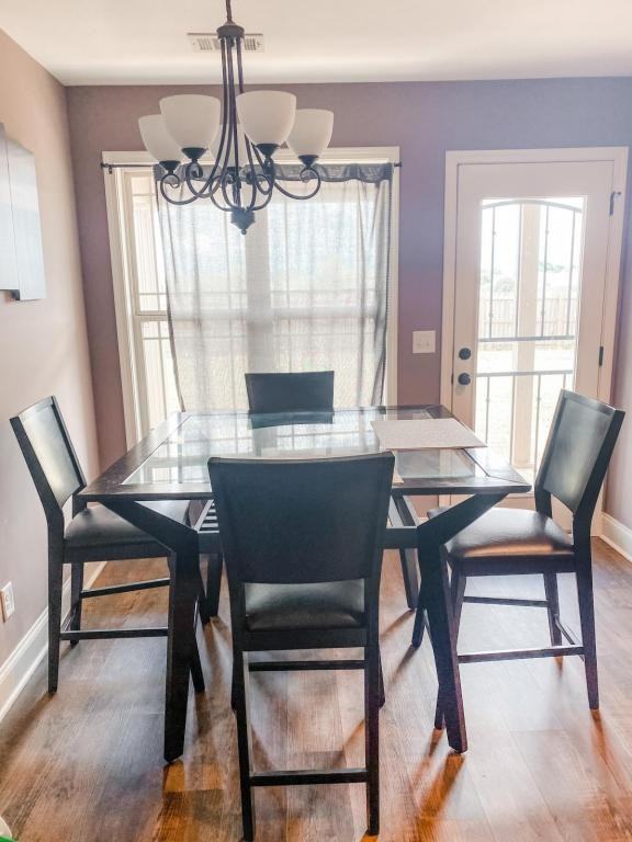 102 Tudor Pl - Photo 4 of 23