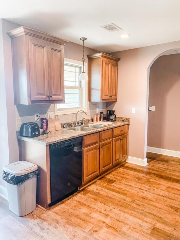 102 Tudor Pl - Photo 5 of 23