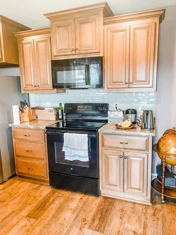 102 Tudor Pl - Photo 6 of 23