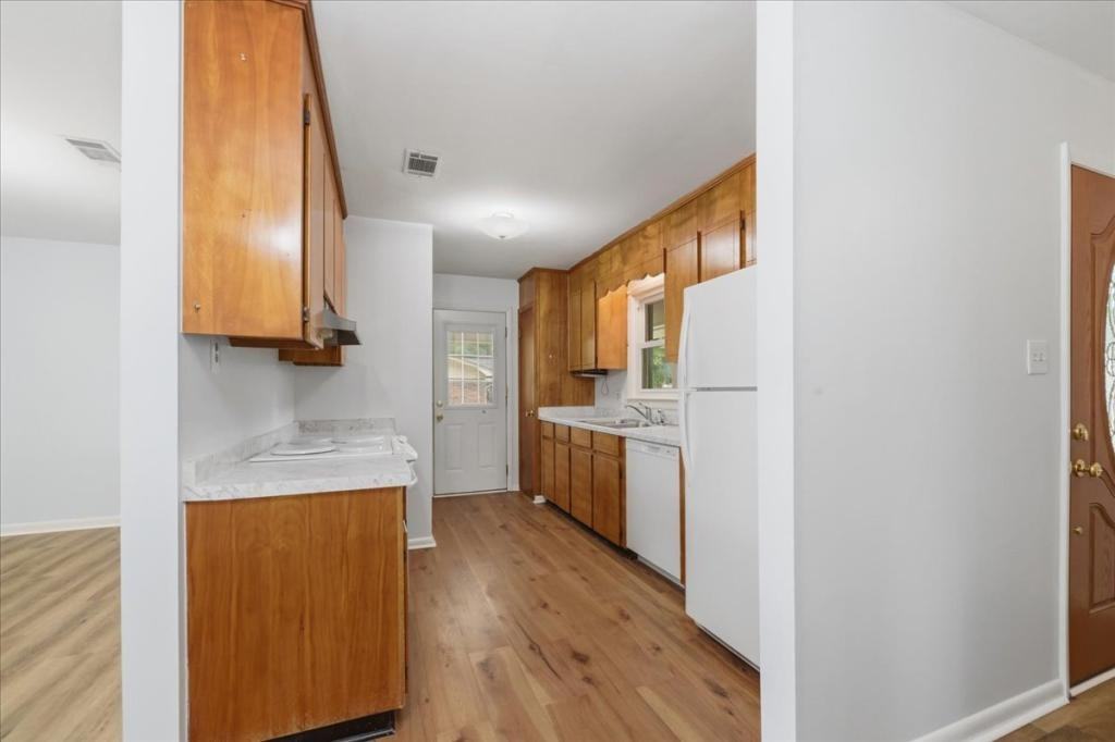 202 Self St - Photo 5 of 29