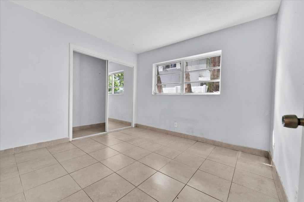 374 Sunshine Dr - Photo 4 of 18