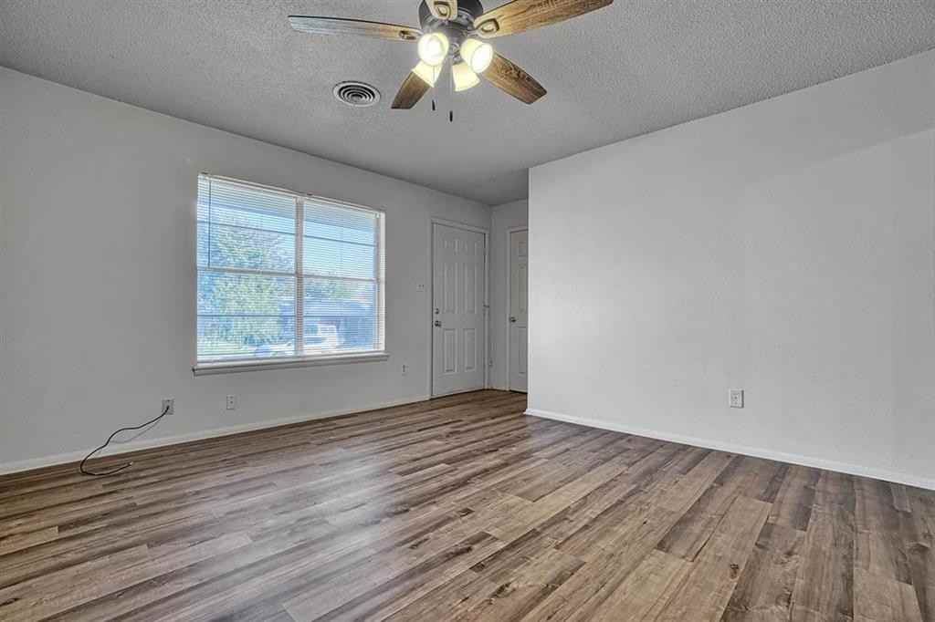 5716 Nw Glenn Ave - Photo 5 of 9