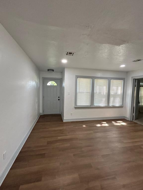 1333 Nw Ash Ave - Photo 6 of 16