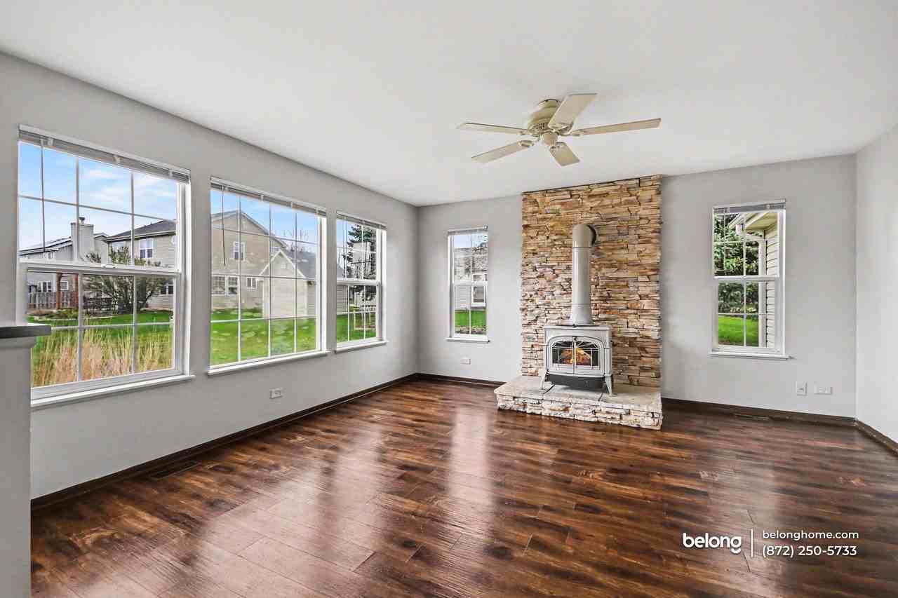 631 Yoakum - Photo 2 of 16