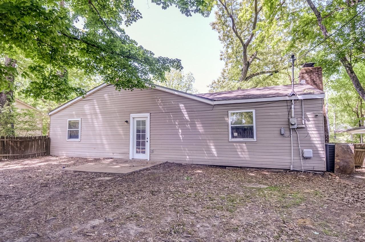 706 Charleston St - Photo 5 of 36