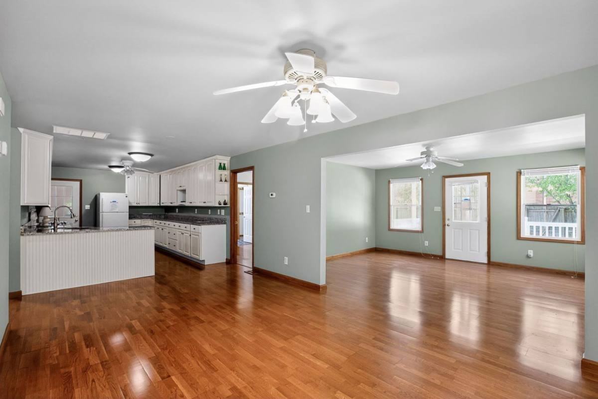 21909 Pegg Rd - Photo 5 of 10