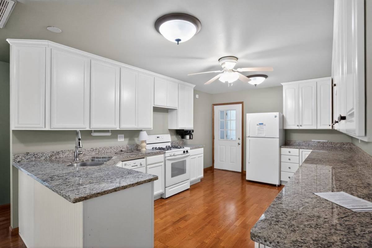 21909 Pegg Rd - Photo 7 of 10