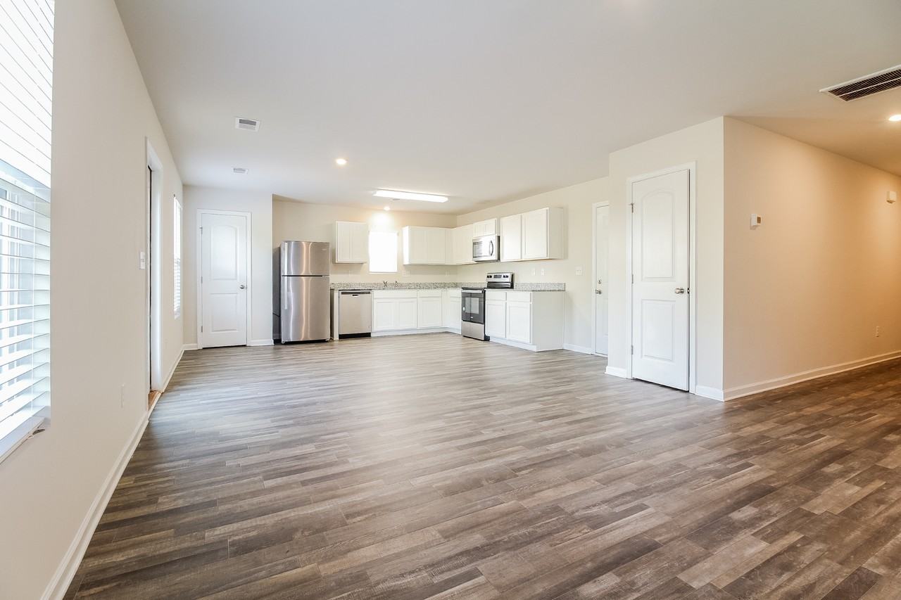 204 Rawlings Hide Ln - Photo 2 of 16