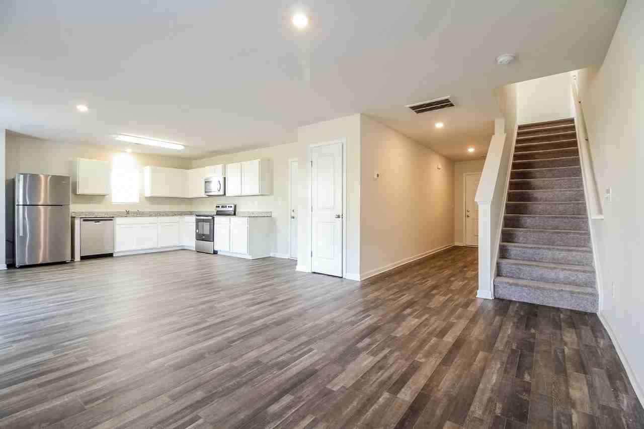 204 Rawlings Hide Ln - Photo 3 of 16