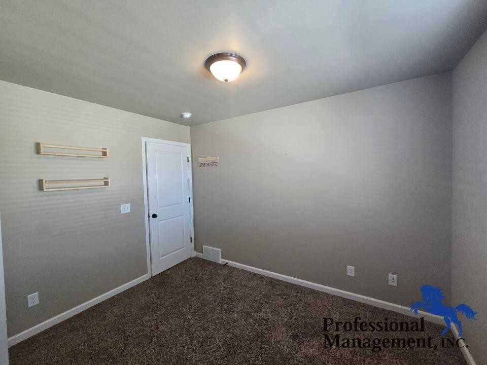 1923 Country Stone St - Photo 6 of 10