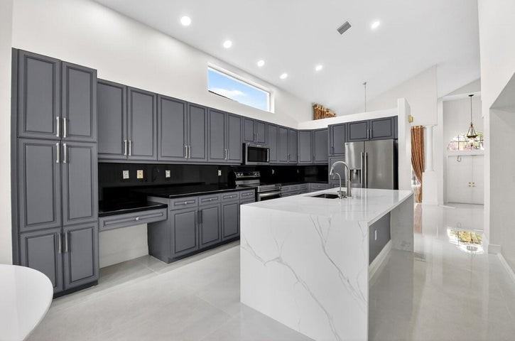 2191 Balsan Way - Photo 7 of 12