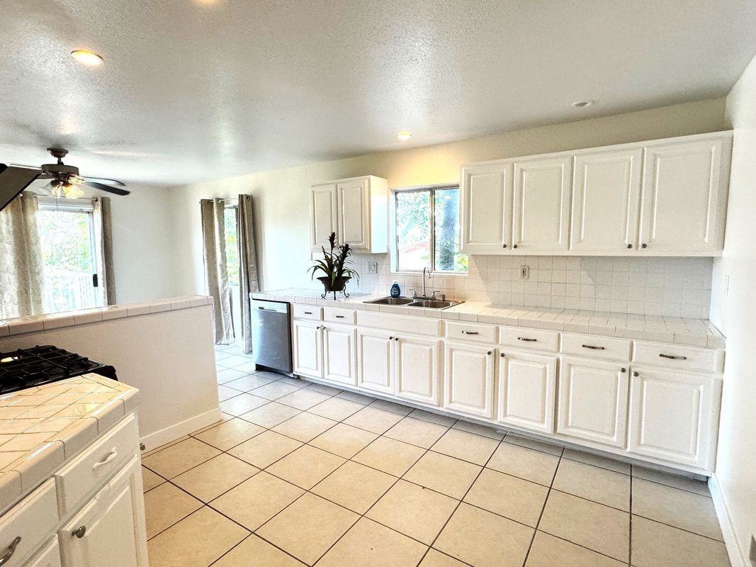 728 5th Ave - Photo 2 of 12