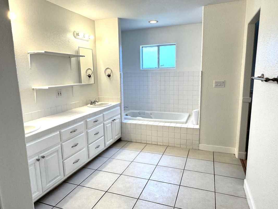 728 5th Ave - Photo 7 of 12