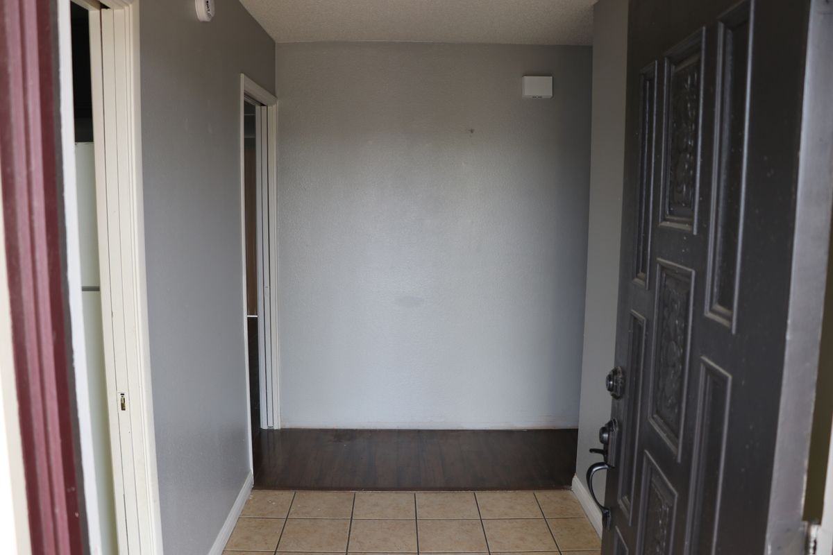 7864 Newhall Ave - Photo 2 of 16