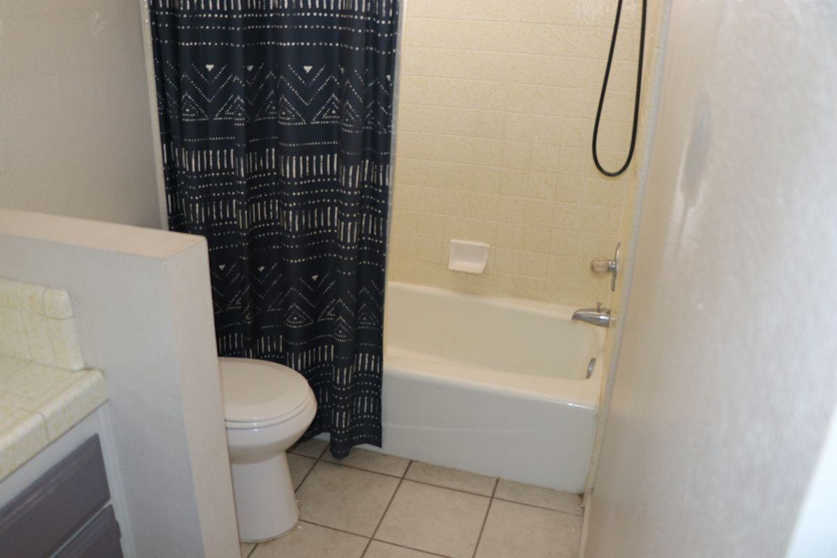 7864 Newhall Ave - Photo 7 of 16