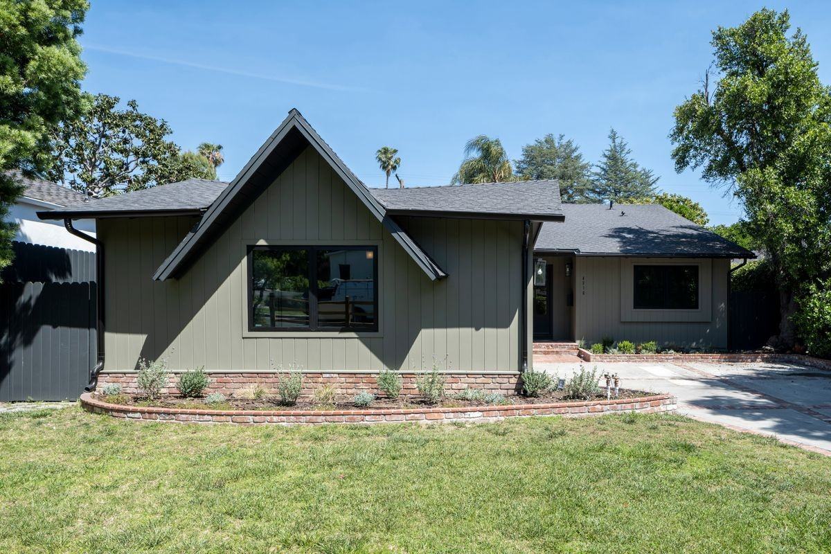 4316 Bellaire Ave - Photo 2 of 49