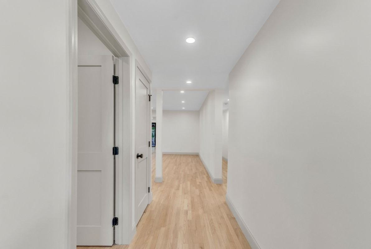 4316 Bellaire Ave - Photo 4 of 49