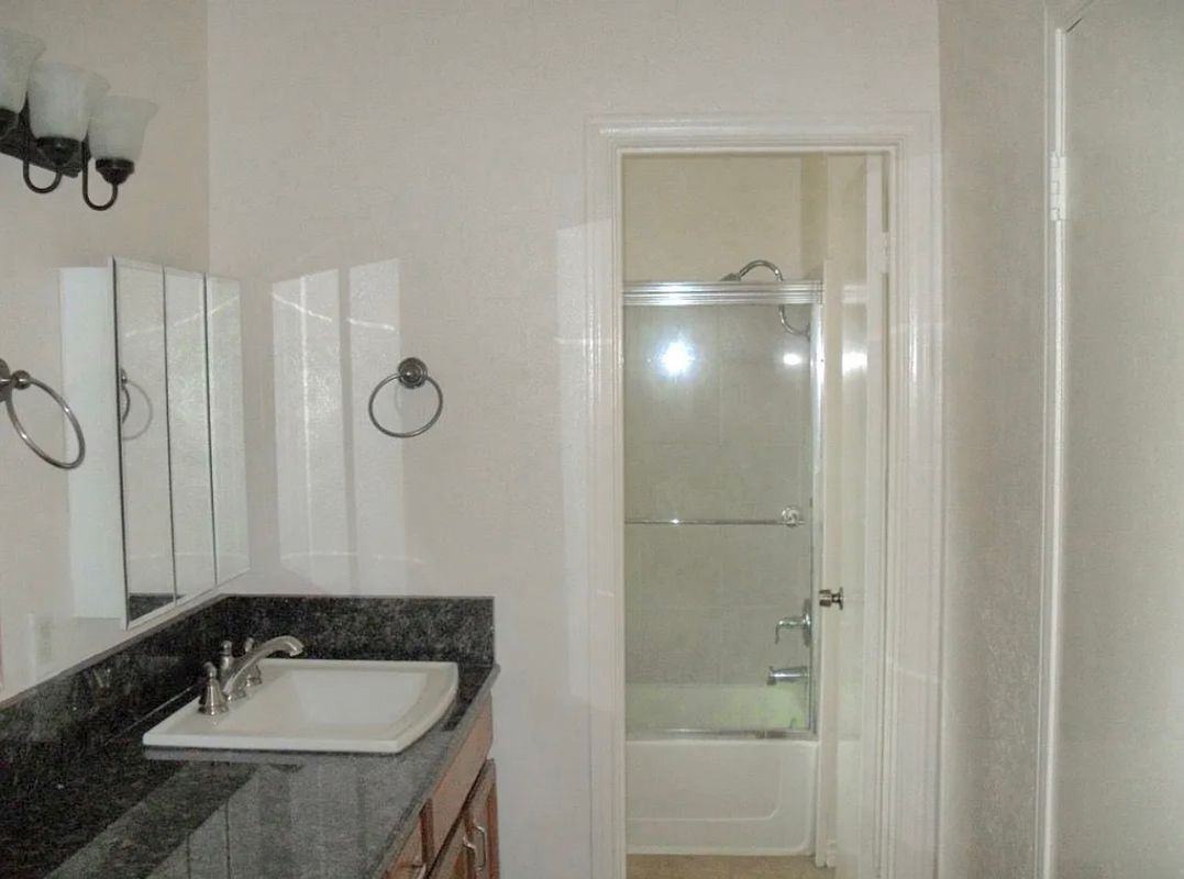 1615 Springbrook St - Photo 5 of 19