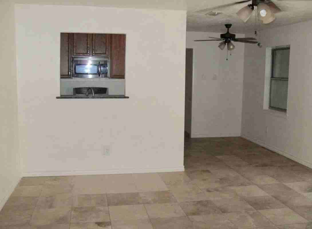 1615 Springbrook St - Photo 7 of 19