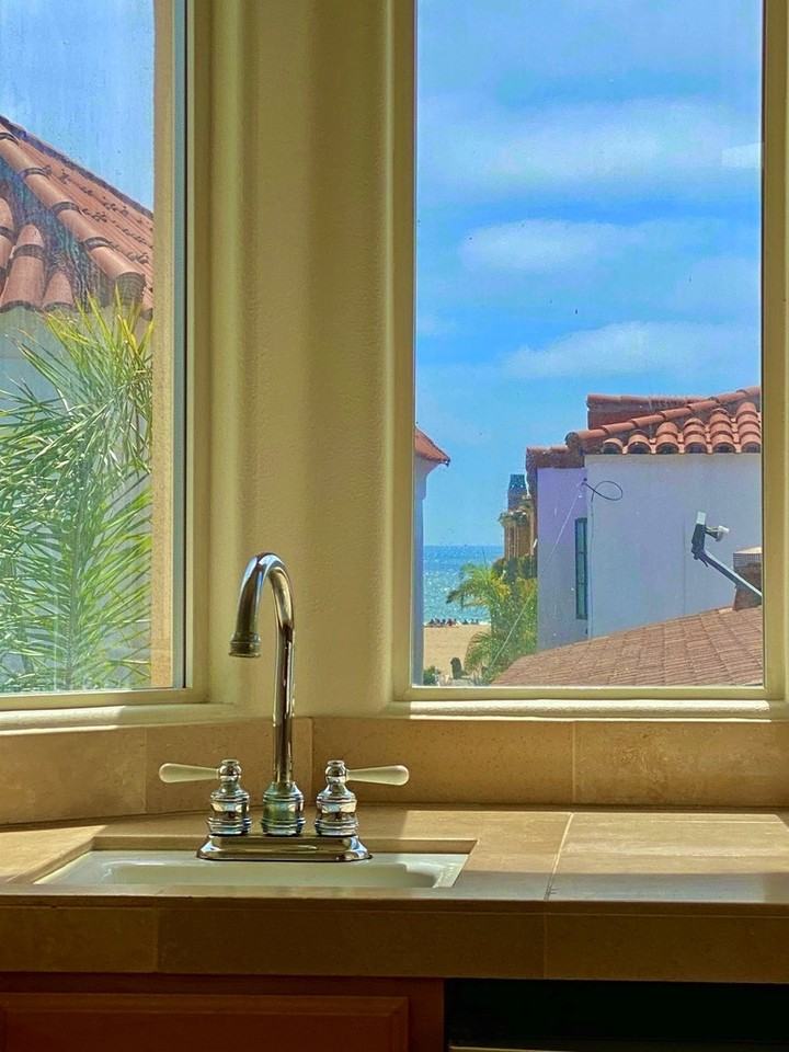 143 Manhattan Ave #1 - Photo 3 of 45